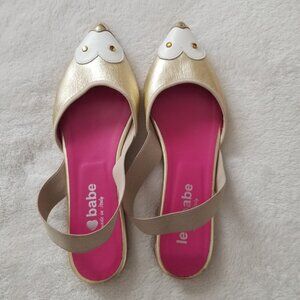 Le babe flat sandals gold sling with rubber strap US 6.5, EU 37